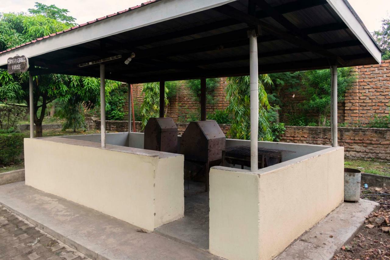 Rwenzori International Hotel Kasese Exterior foto