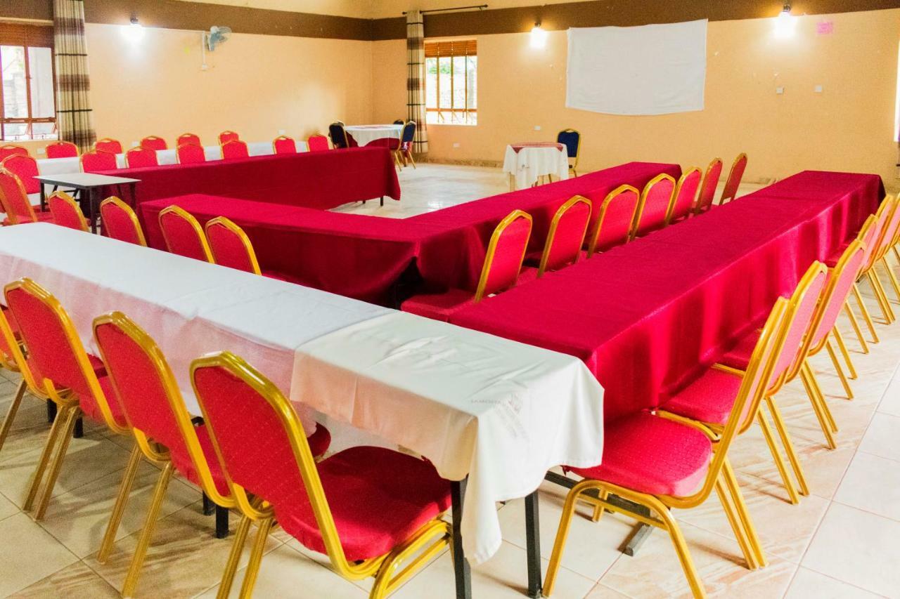 Rwenzori International Hotel Kasese Exterior foto