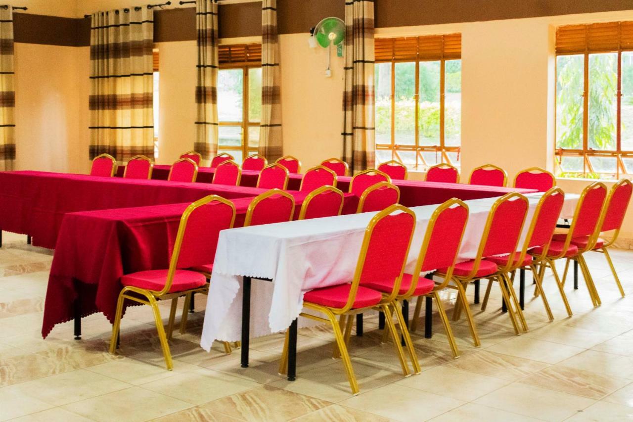 Rwenzori International Hotel Kasese Exterior foto