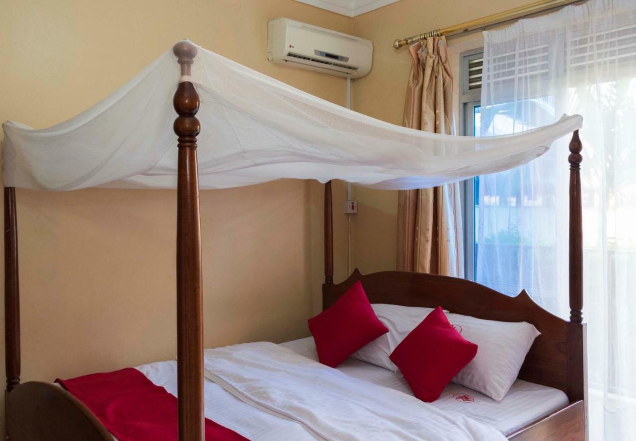 Rwenzori International Hotel Kasese Exterior foto